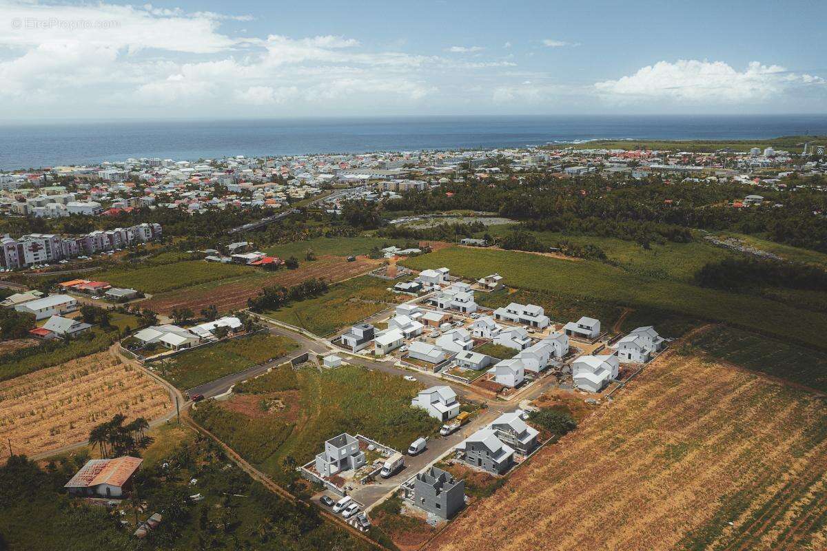 Terrain à SAINT-BENOIT