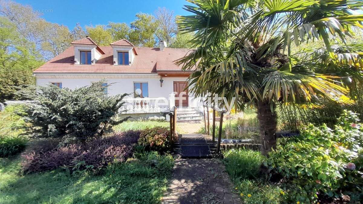 Maison à CONDE-SUR-SARTHE