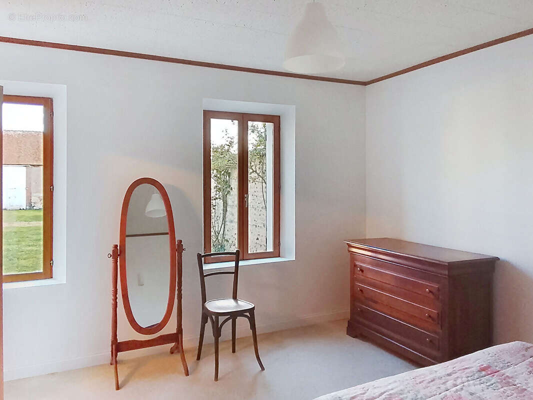 Maison à LIGNEROLLES