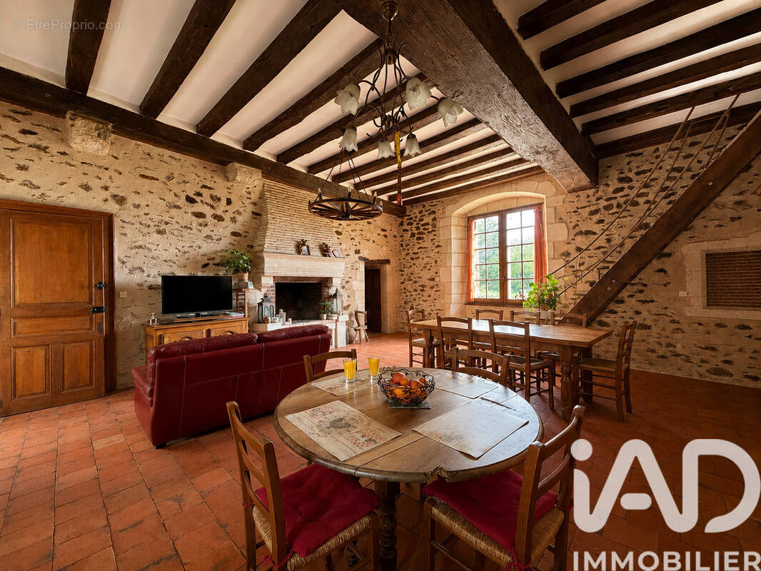 Photo 1 - Maison à YVRE-LE-POLIN