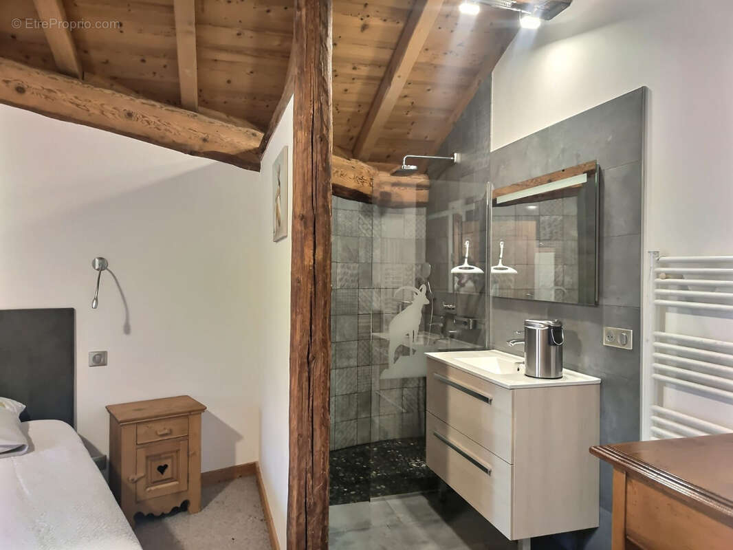 Maison à LES ALLUES