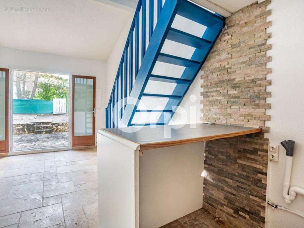 Maison à TOURRETTES