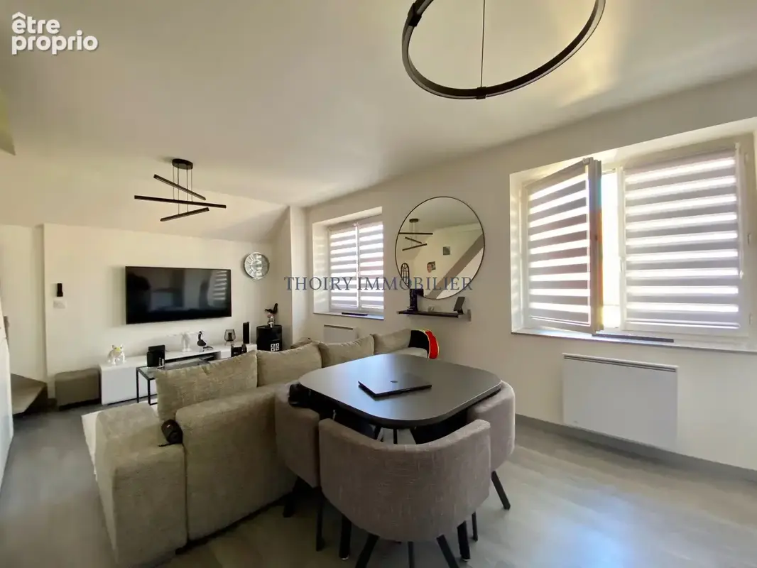 Aubergenville. Bel appartement en parfait état général de type F2 en duplex. - photo 4