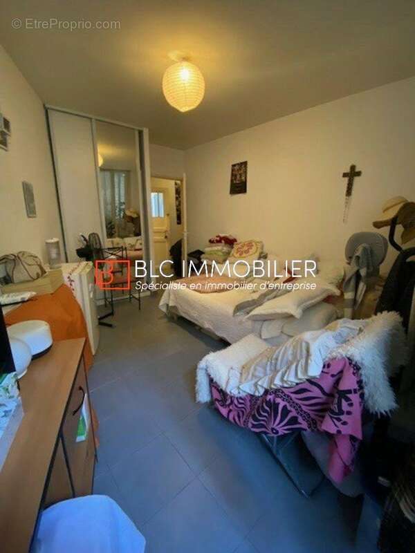 Appartement à MARSEILLE-4E