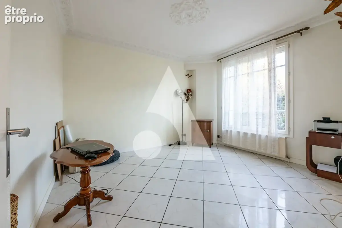 Maison familiale 7 pièces - Champigny-sur-Marne secteur Tremblay - photo 7