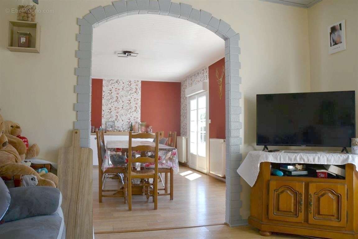 Maison 94 m² à Courmenil  - photo 4