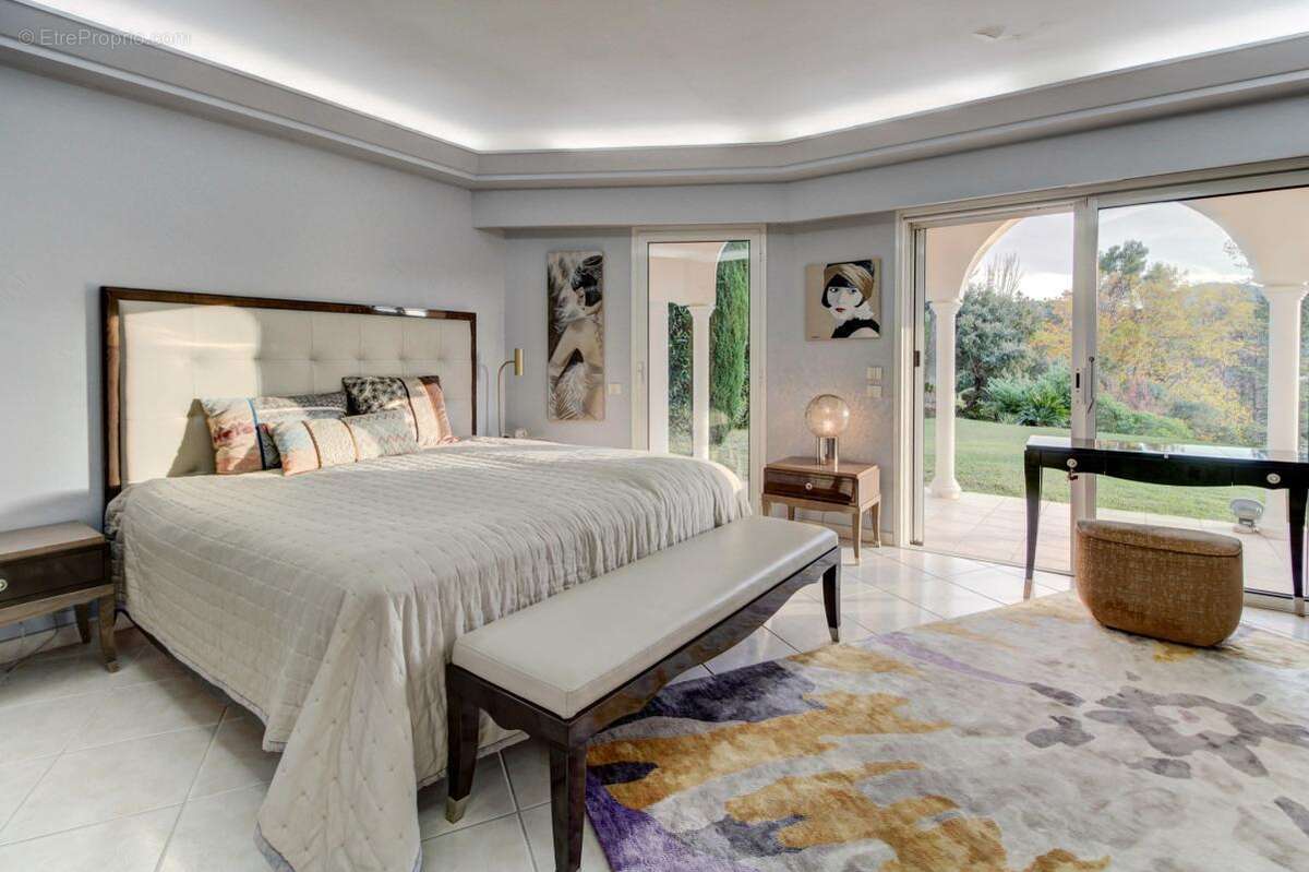 Appartement à MANDELIEU-LA-NAPOULE