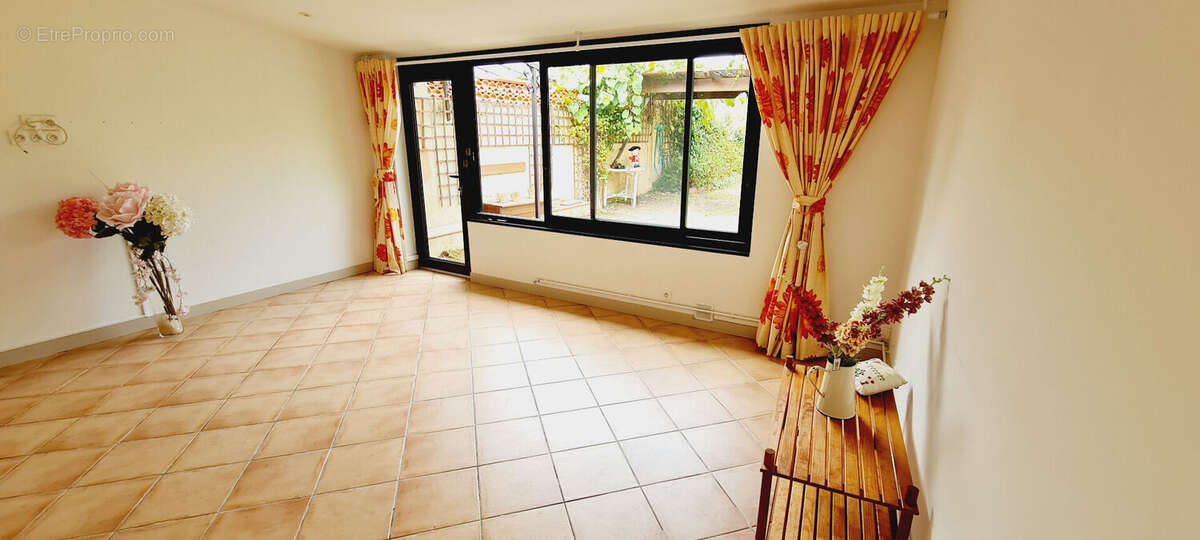 Maison de village 160m²  T5  avec garage, cuisine d'été, jardin, atelier... - photo 5