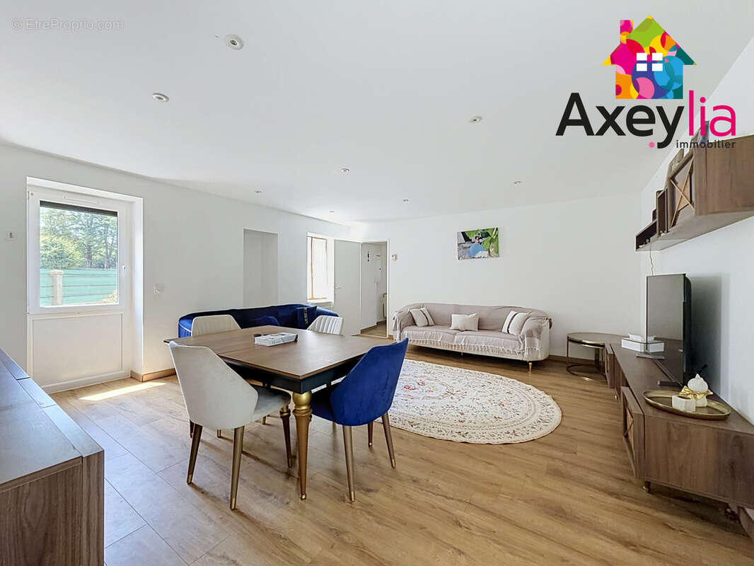 A vendre - secteur balbigny - maison  rénovée avec terrain arbore et sans vis a vis - photo 4