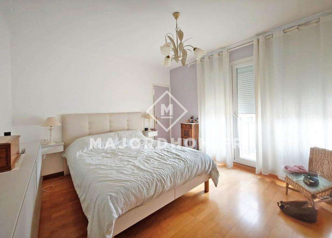 Appartement à MARSEILLE-5E