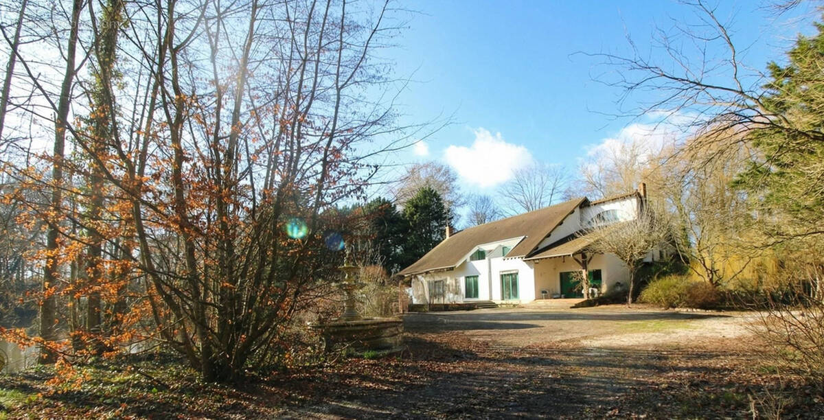 Maison à AUNAY-SOUS-AUNEAU