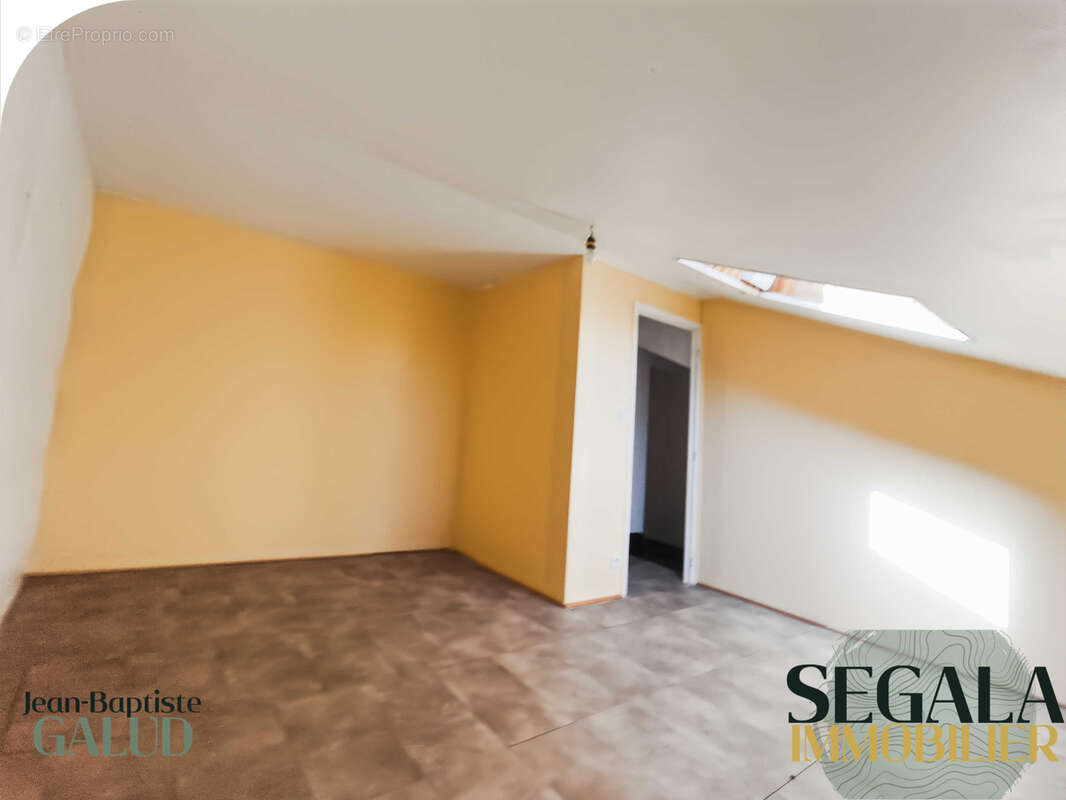 Maison à MIRANDOL-BOURGNOUNAC