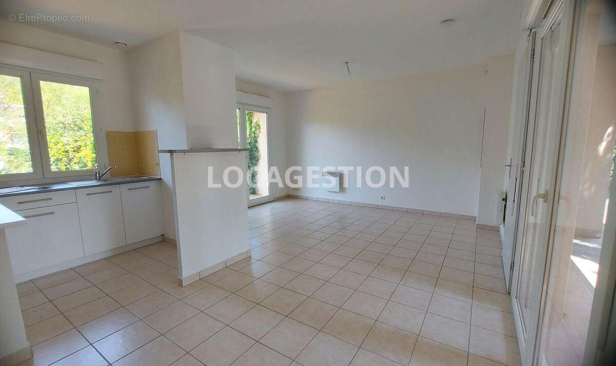 Appartement à PECHBONNIEU