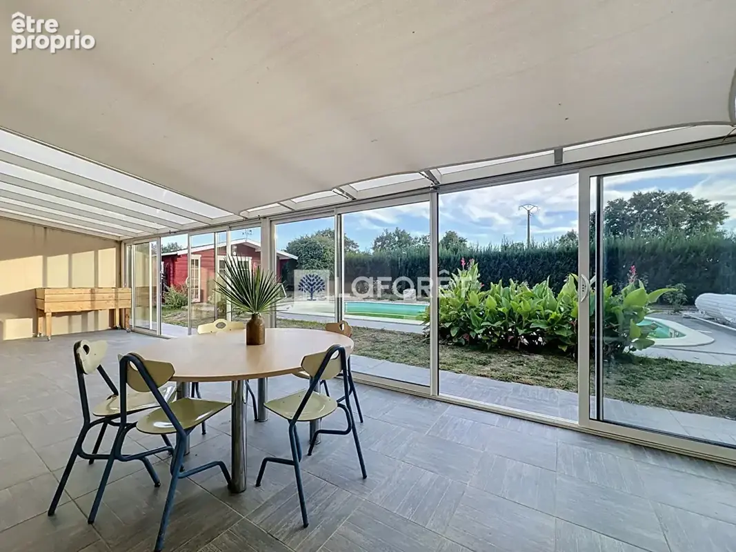 Élégante maison de plain-pied avec piscine chauuffée - photo 17