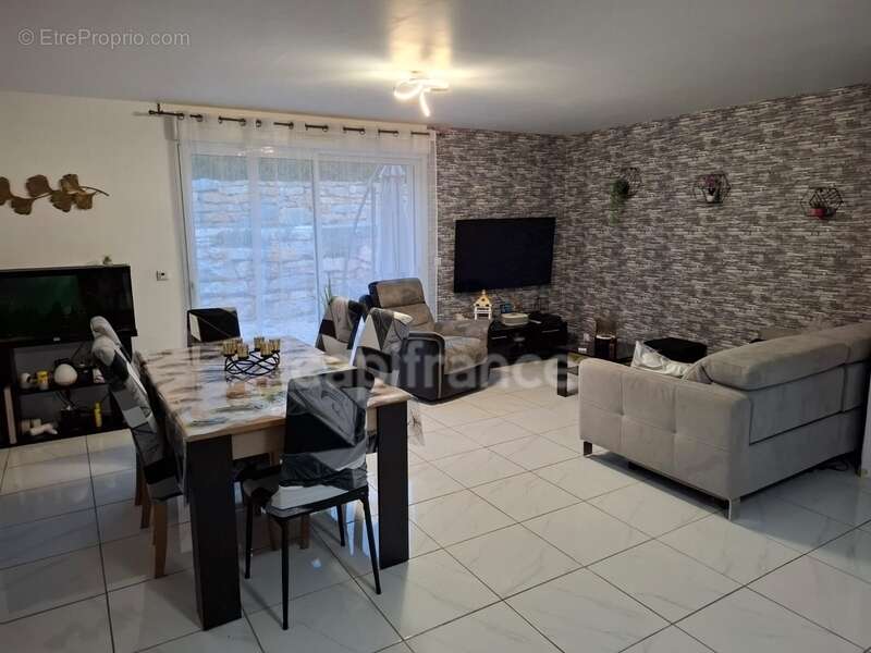 Maison à SAINTE-ANASTASIE-SUR-ISSOLE