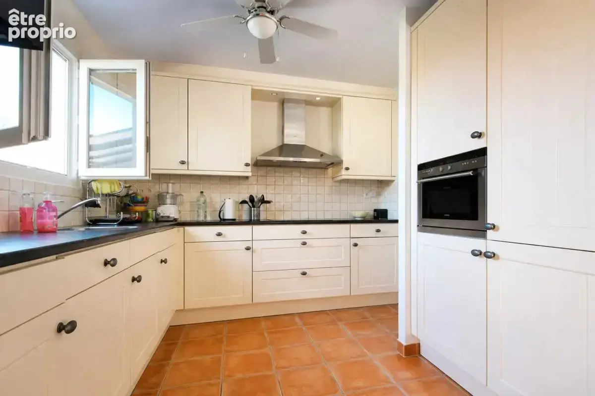 Maison de 6 pièces de 130 m² à Vallon-Pont-d'Arc - photo 15