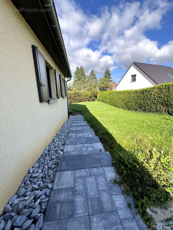 Maison à LAVERNAY