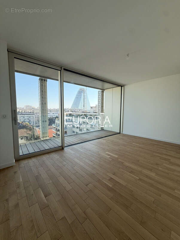 Appartement à PARIS-15E