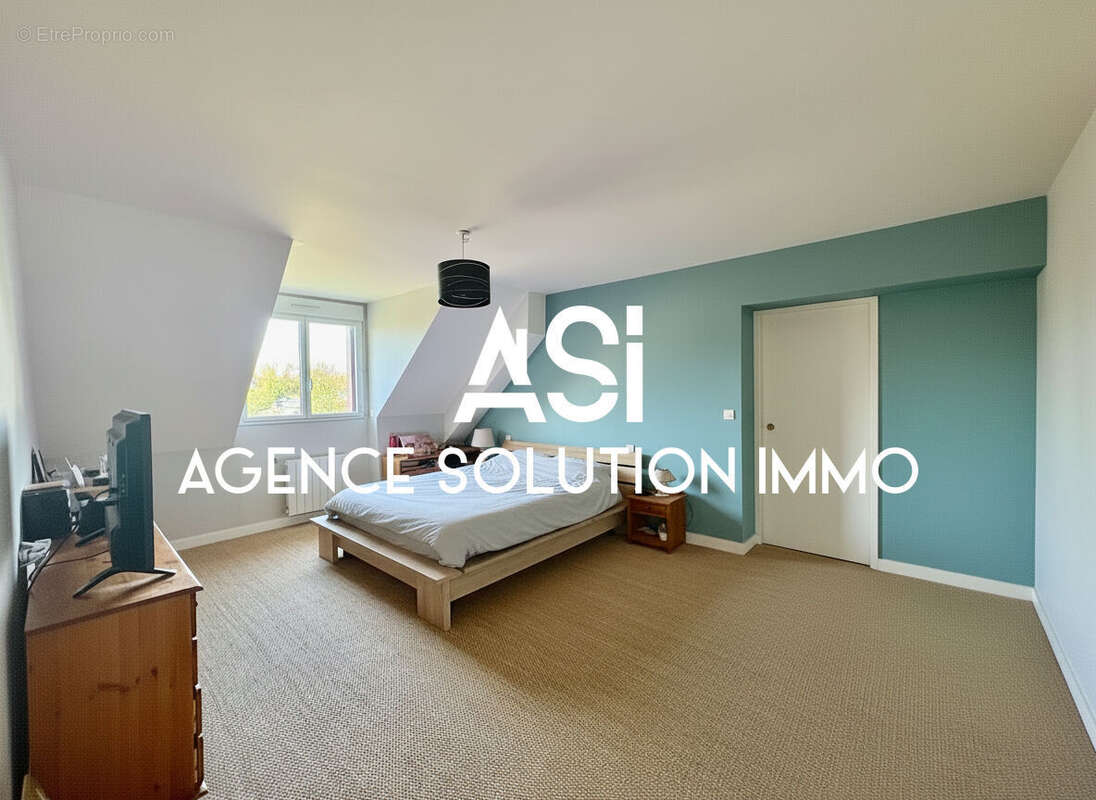 Maison à SAINT-PIERRE-LA-COUR