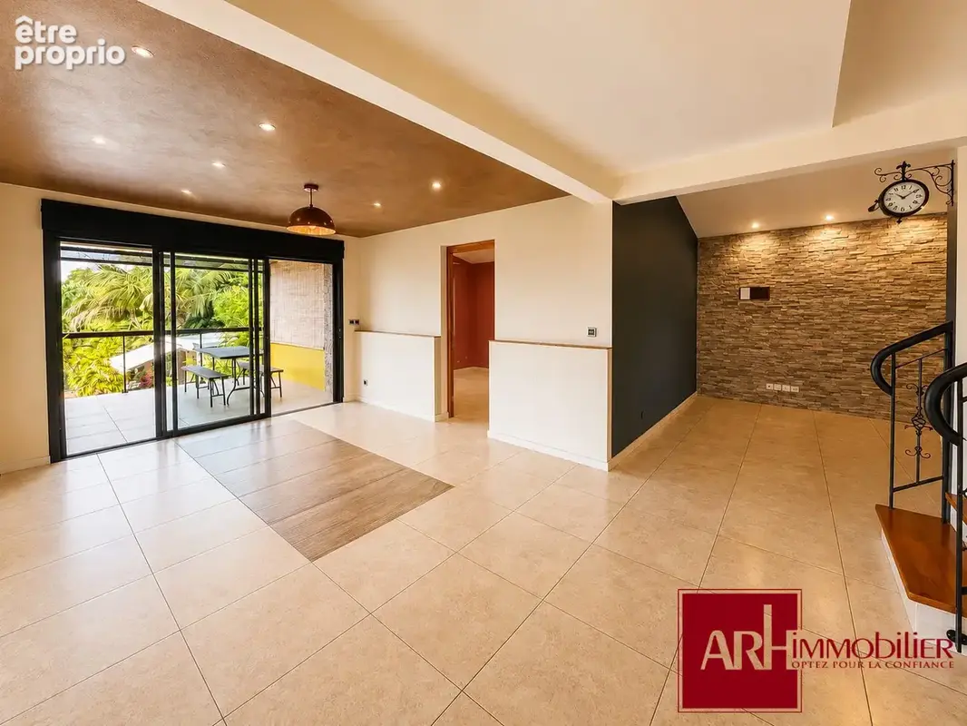 Maison 4 pièces 220 m² à vendre à Entre-Deux (97414) - photo 9