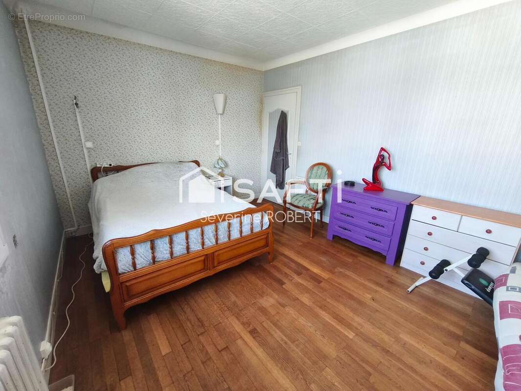 Maison 255 m² à Monts-Sur-Guesnes  - photo 5
