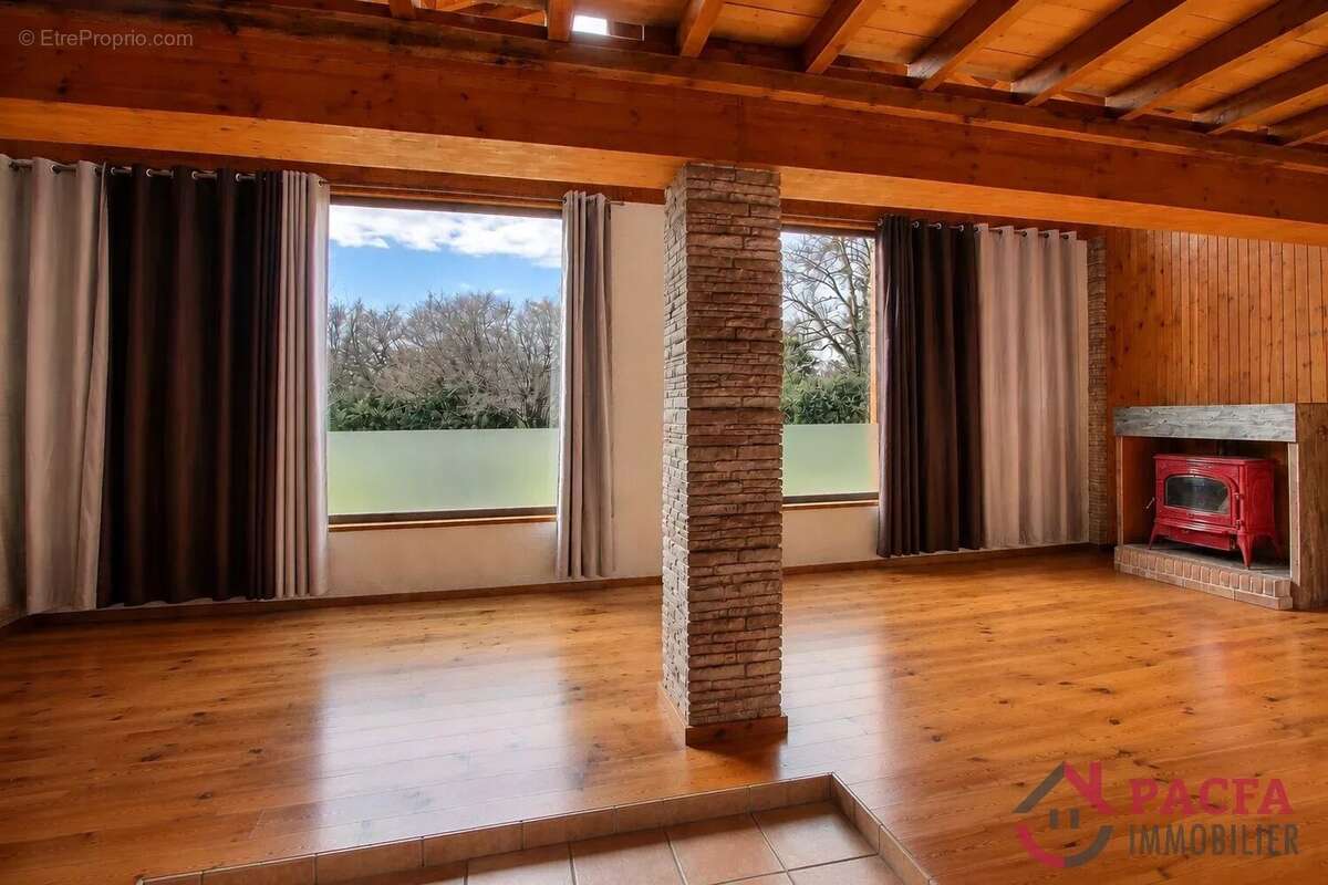 ARFONS - Maison esprit chalet sur 1730 m² de terrain. - photo 2
