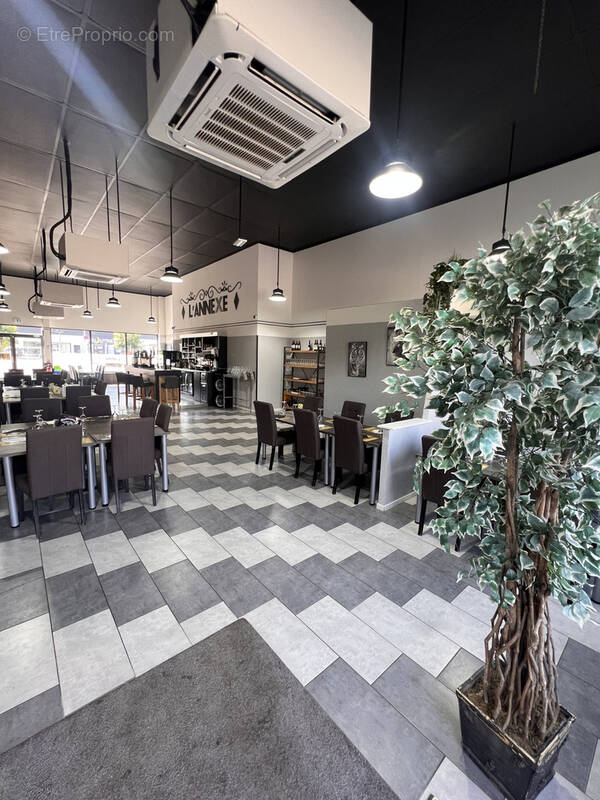 Commerce à CHAVELOT