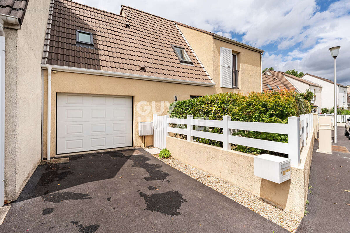 Maison à VILLENEUVE-LA-GARENNE