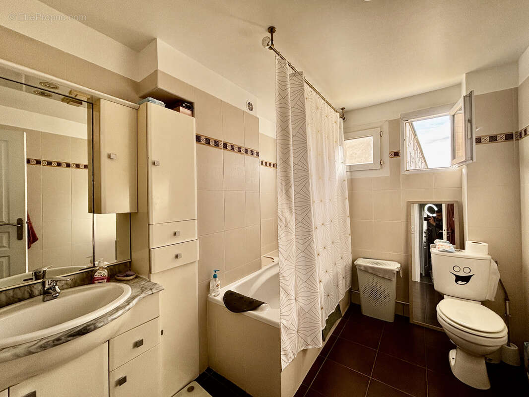 Appartement à SARTROUVILLE