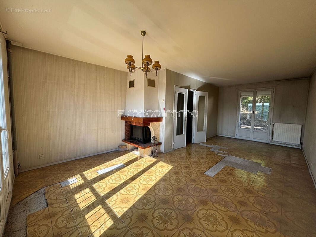 Maison individuelle - 85m² - 3 chambres - Garage - DEVILLE LES ROUEN - photo 6