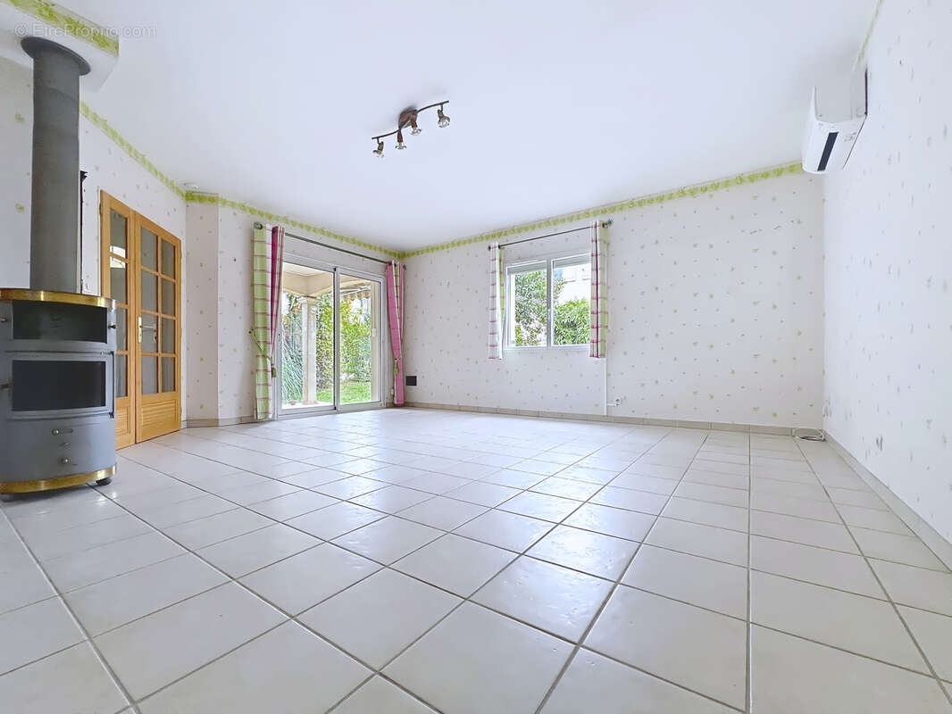 Maison à SAINT-GENIS-LAVAL