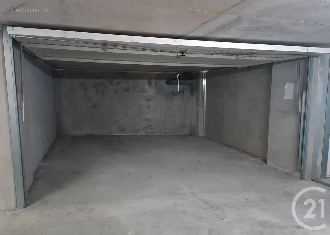 Parking à ANTIBES