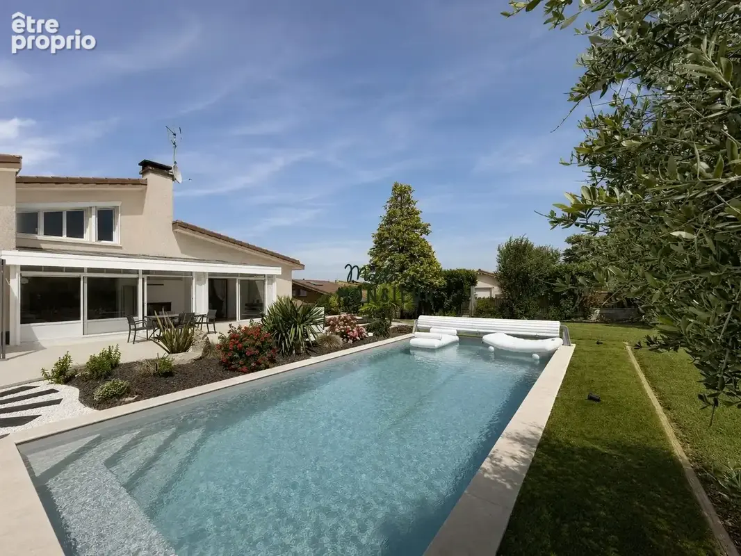 Maison 10 pièces 322 m² à vendre à Bourgoin-Jallieu (38300) - photo 3