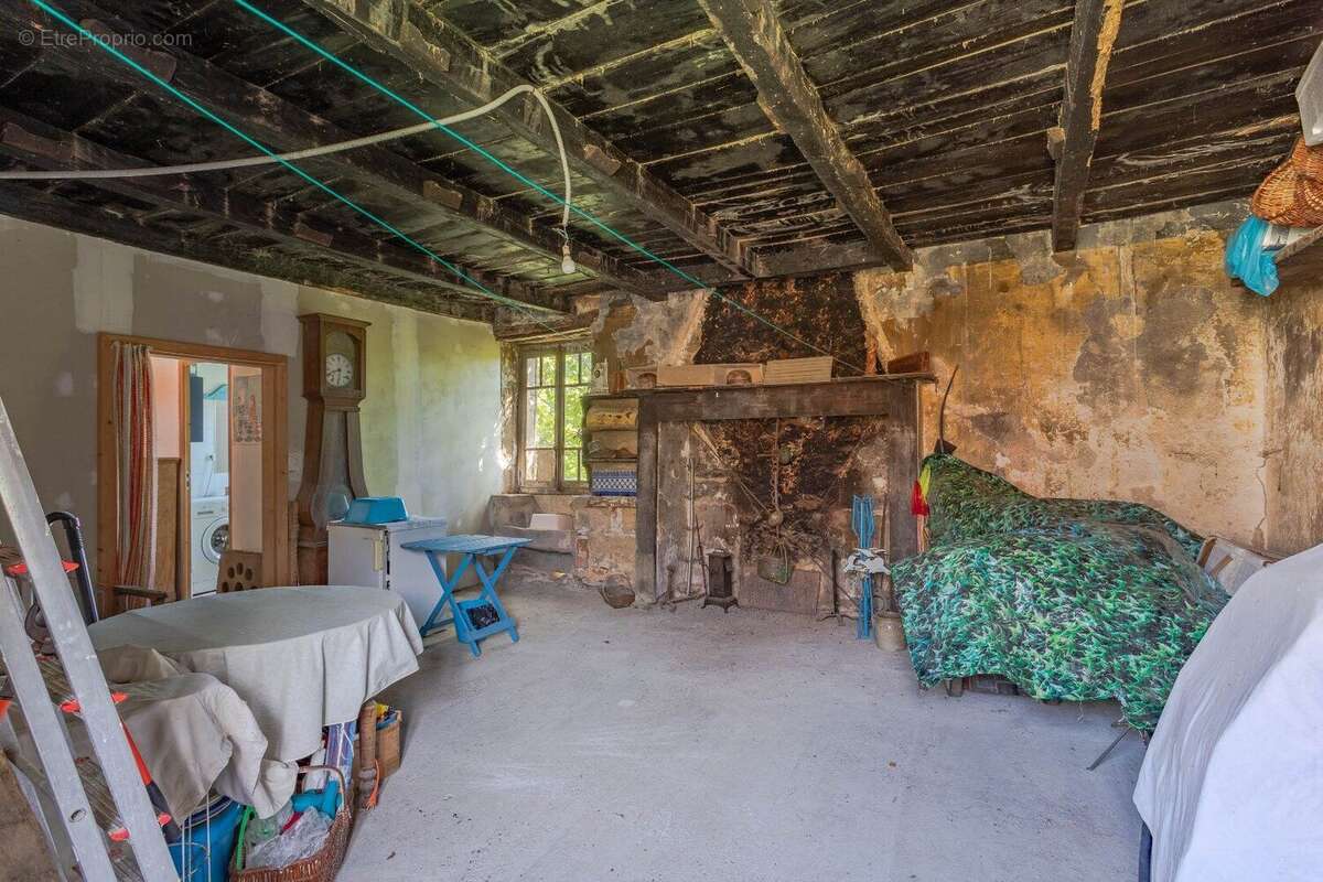 Corps de ferme en U à rénover - 500 m² et 2,4 ha - Proche de Najac, limite Tarn et Aveyron - photo 11