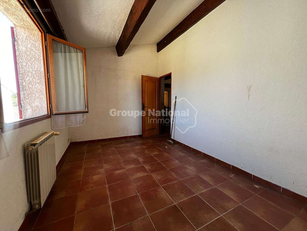 A SAISIR ! VILLA A RENOVER 4 chambres garage piscinable - photo 8
