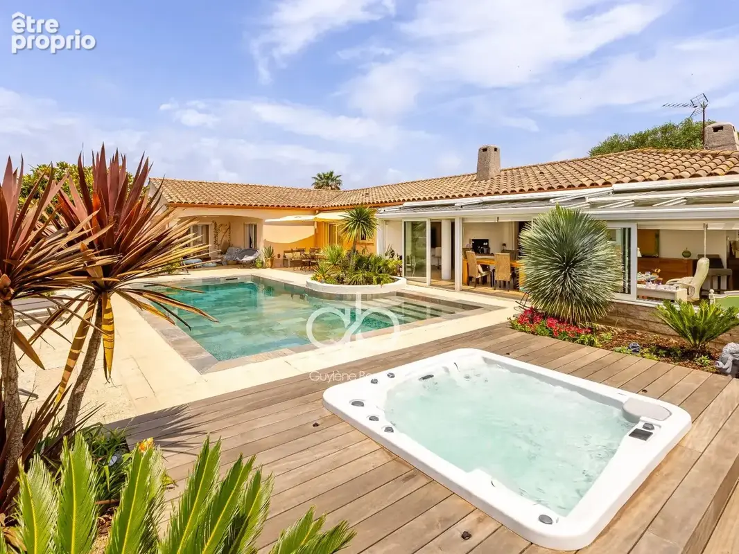 Villa PMR 4 chambres - Vue dégagée, piscine, jacuzzi - photo 2