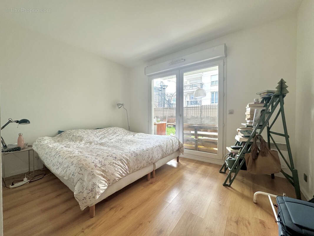 Appartement à COURBEVOIE