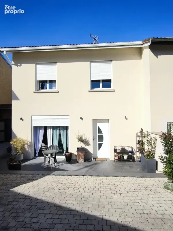 Maison au coeur du village de montagny avec terrasse et beaux volumes. - photo 1