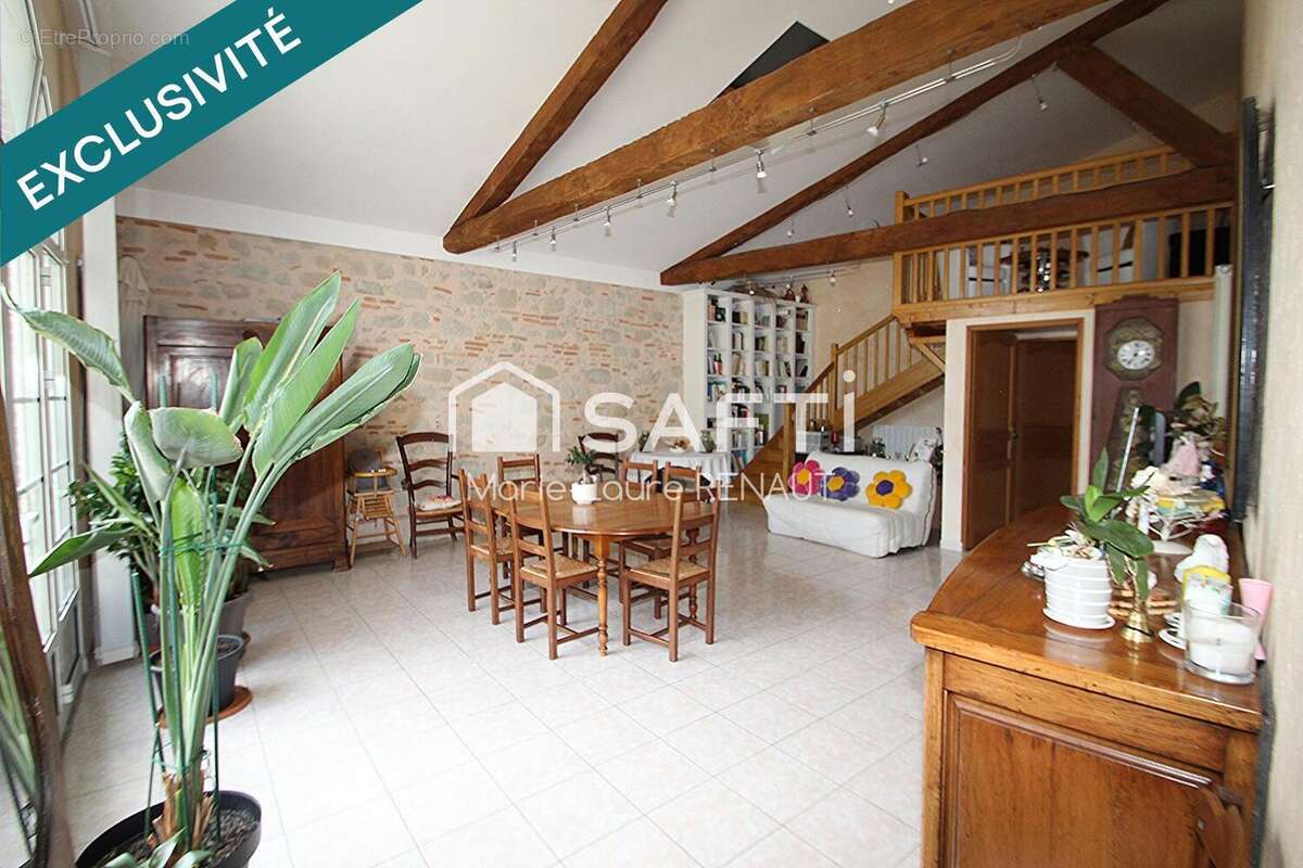Maison 270 m² à Saint-Gauzens  - photo 3