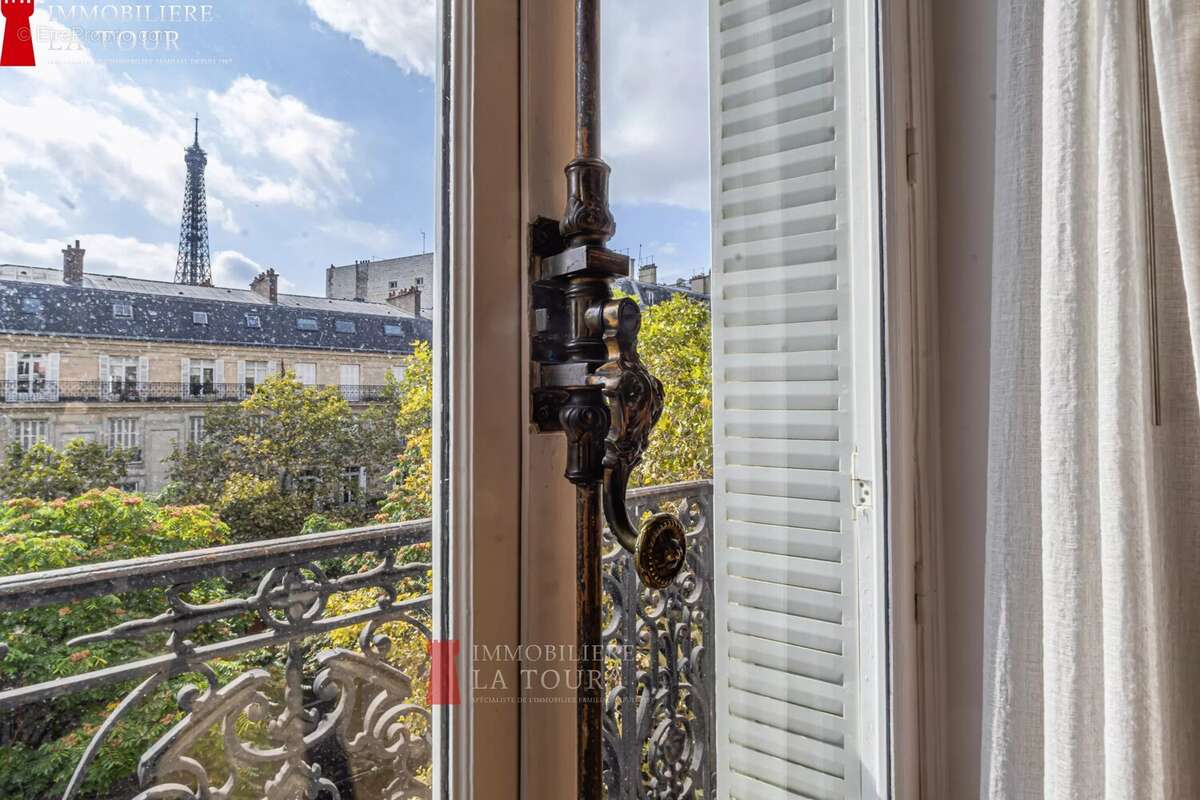 Appartement à PARIS-16E