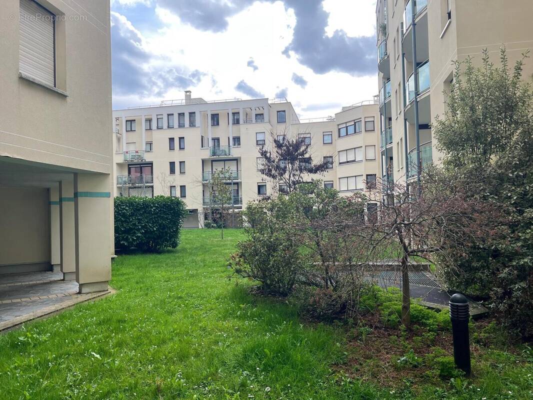 Photo 1 - Appartement à MONTIGNY-LE-BRETONNEUX