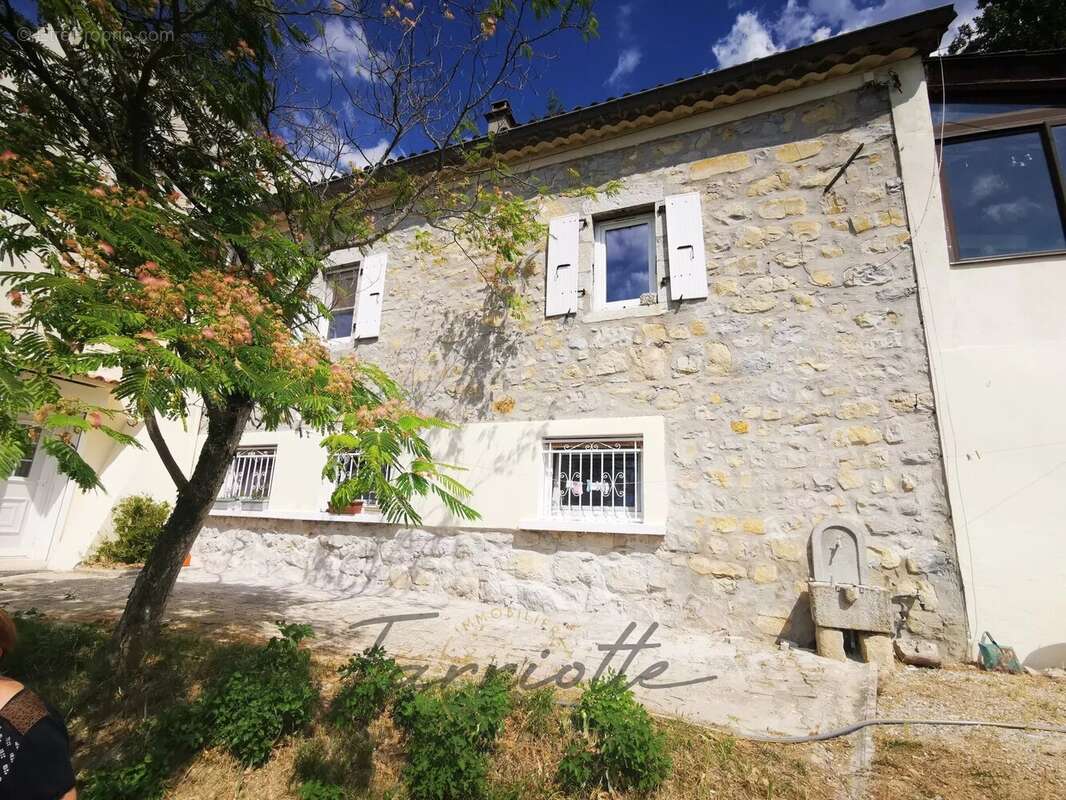 Maison à VILLENEUVE-DE-BERG