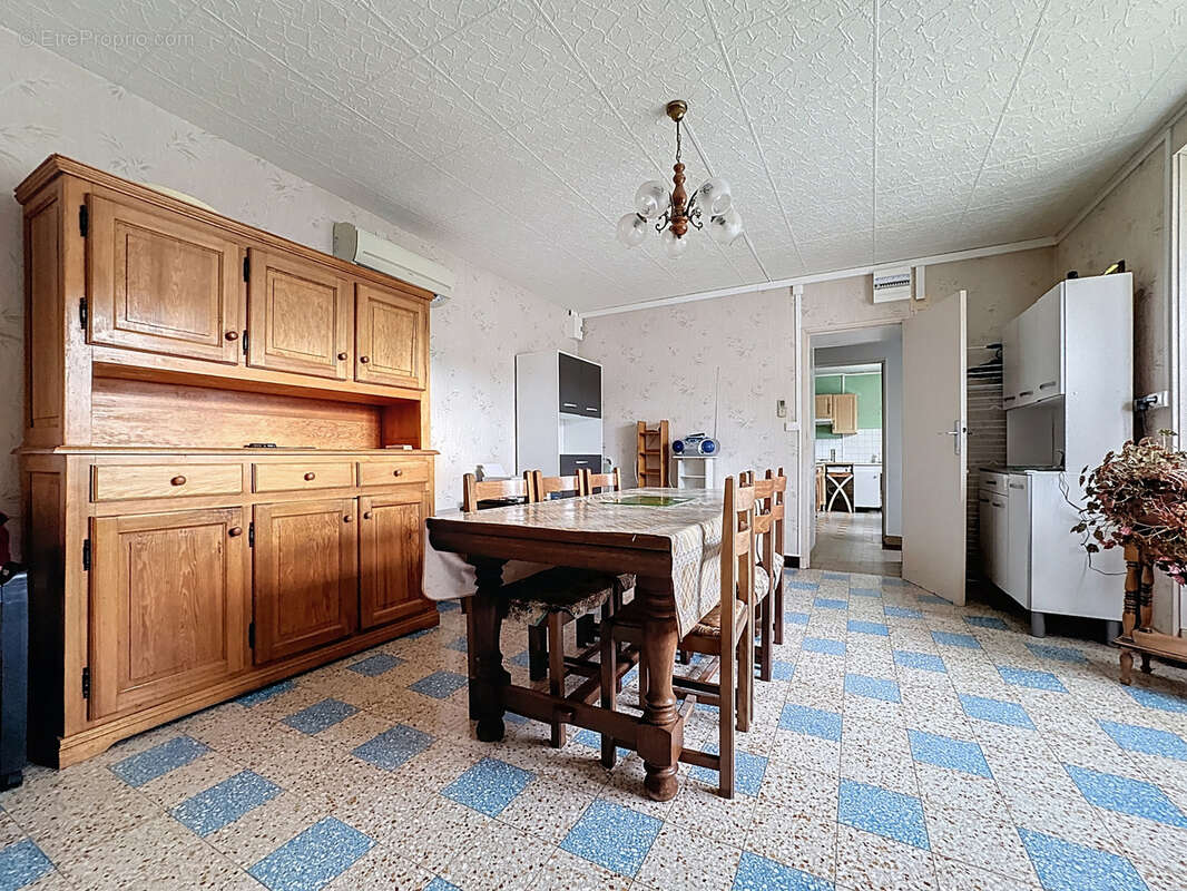 Maison à MONTMIRAIL