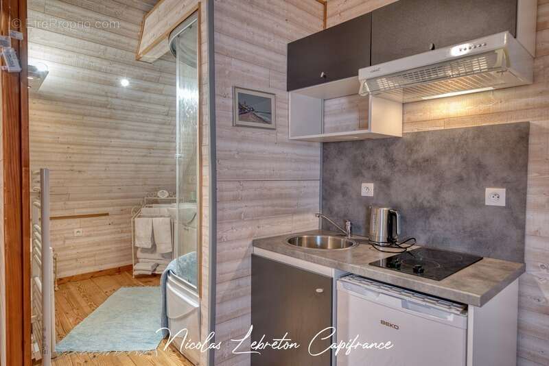 Maison en pierre rénovée de 202 m² – 4 chambres + studio indépendant – Dépendance de 100 m² – Terrain clos de 2 775 m² - photo 16