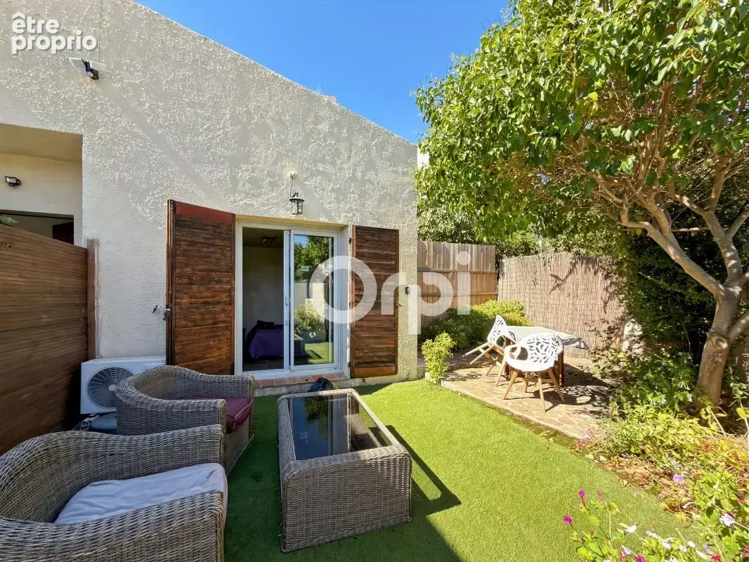 ** Cassis - Ensemble de trois appartements ** - photo 14