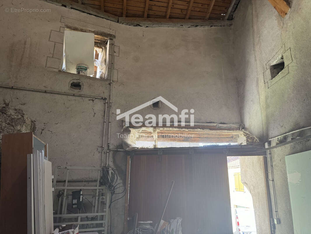 Maison à LA ROCHE-BLANCHE