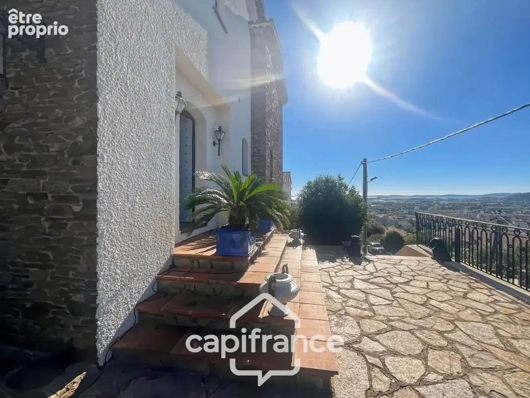 Maison à vendre 8 pièces HYERES (83)- Vue mer panoramique Exceptionnel - Double garage - Ascenseur - photo 23