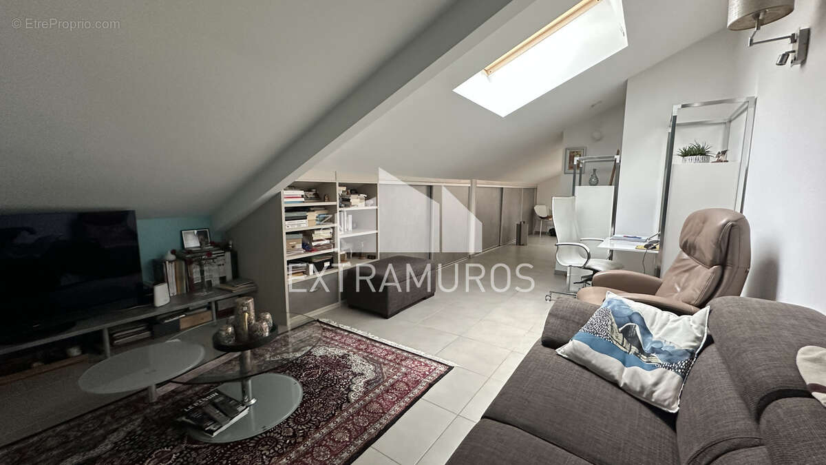 Appartement à TASSIN-LA-DEMI-LUNE