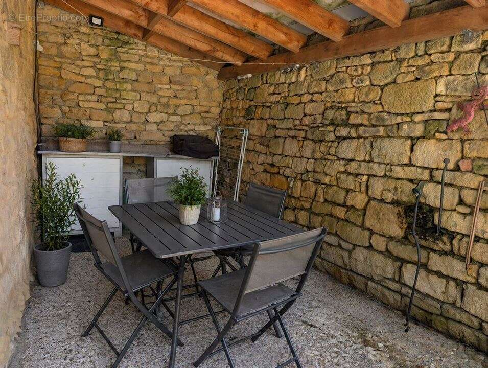 Maison 90 m² à Salignac-Eyvigues  - photo 2