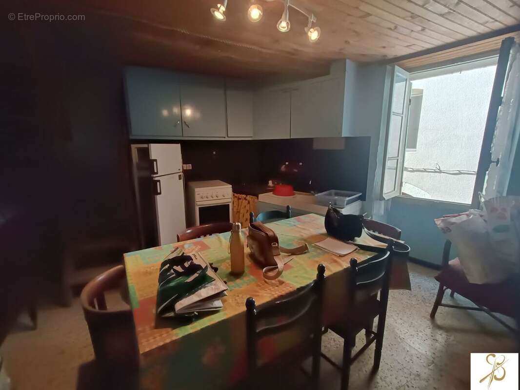 Maison 51 m² à Regusse  - photo 2
